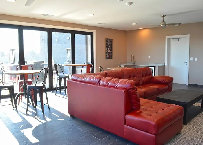Landing - Whispering Heights Apartamento